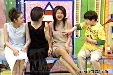 众明星被人摸胸大全